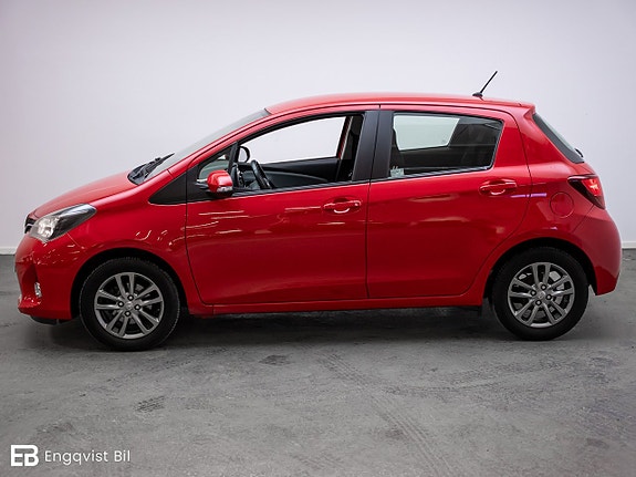 Toyota Yaris 4 of 5