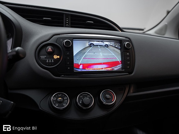 Toyota Yaris 25 of 30
