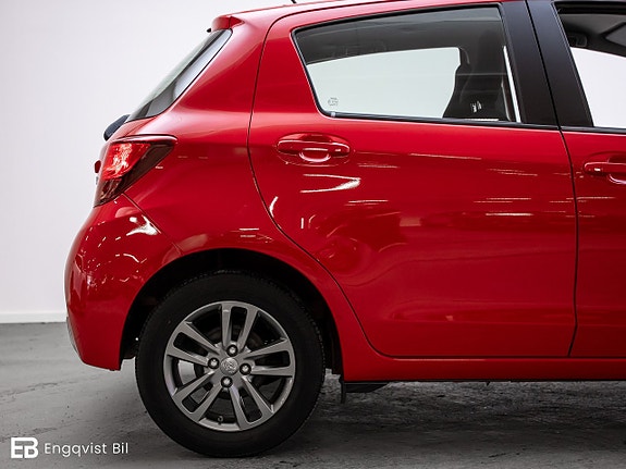 Toyota Yaris 15 of 30
