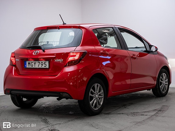Toyota Yaris 9 of 30