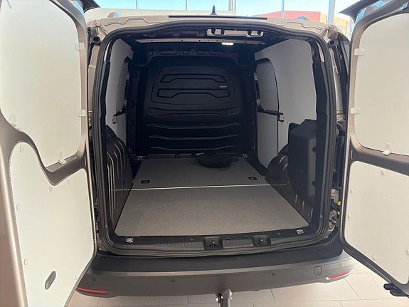 Volkswagen Caddy Maxi 16 of 16