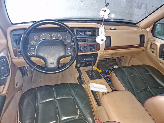 Jeep Grand Cherokee 7 of 12