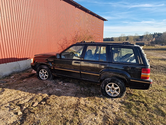 Jeep Grand Cherokee 11 of 12