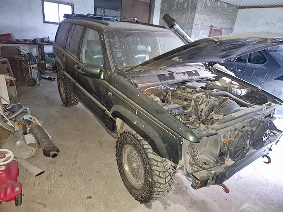 Jeep Grand Cherokee 2 of 5