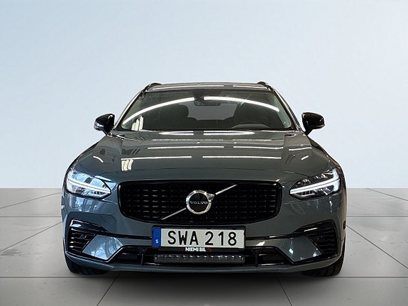 Volvo V90 2 of 5