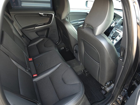 Volvo XC60 10 of 12