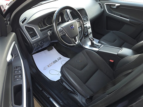 Volvo XC60 8 of 12