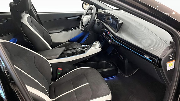 Kia EV6 3 of 5