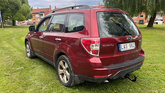 Subaru Forester 2 of 4