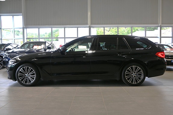 BMW 520d 2 of 5