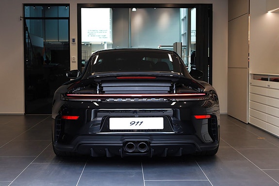 Porsche 911 GT3 6 of 24