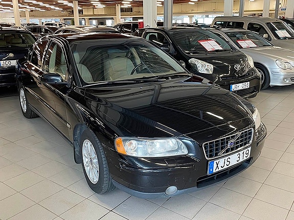 Volvo S60 2 of 4