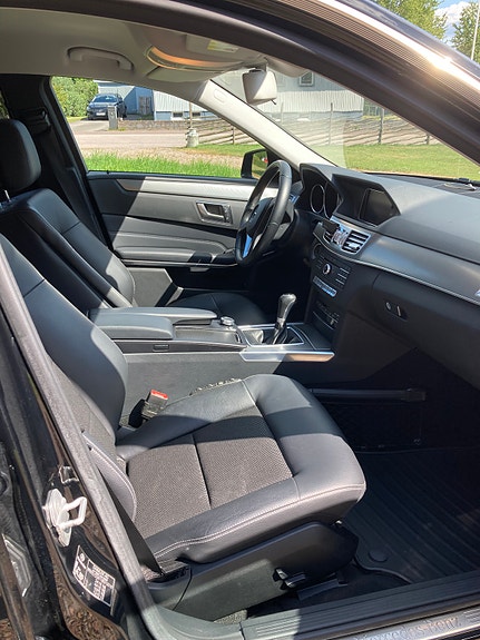 Mercedes-Benz E220 7 of 7