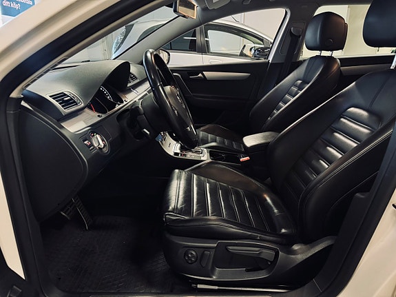 Volkswagen Passat Alltrack 12 of 30