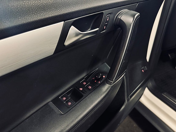 Volkswagen Passat Alltrack 11 of 30