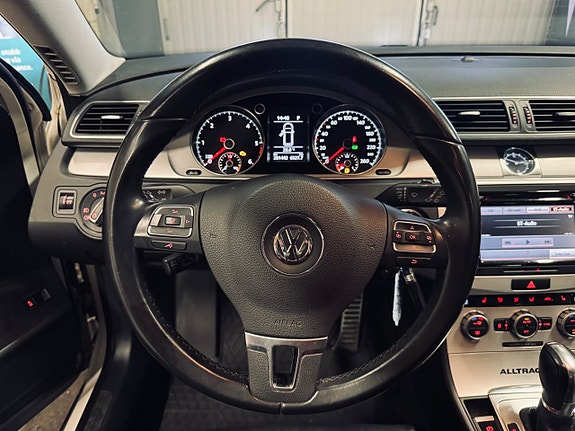 Volkswagen Passat Alltrack 8 of 30