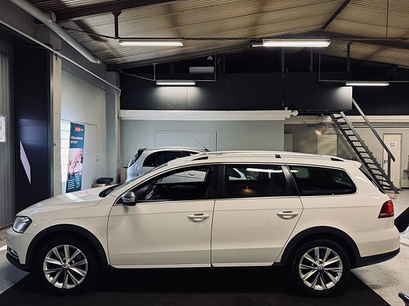 Volkswagen Passat Alltrack 4 of 5