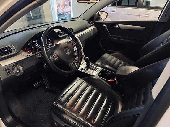 Volkswagen Passat Alltrack 7 of 30