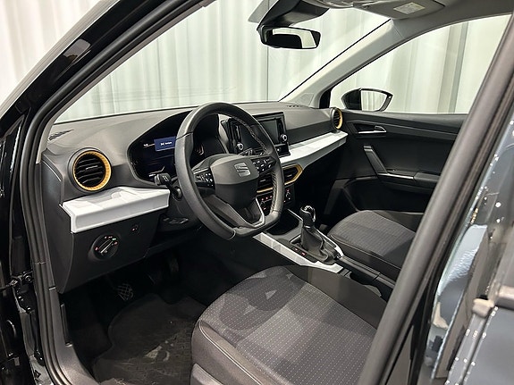 Seat Arona 8 of 13