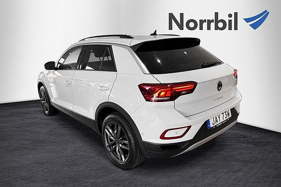 Volkswagen T-Roc 4 of 5
