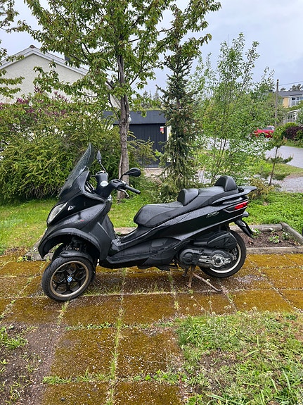 Piaggio MP3 500 2 of 5