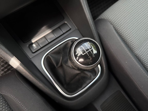 Volkswagen Golf VI 15 of 18