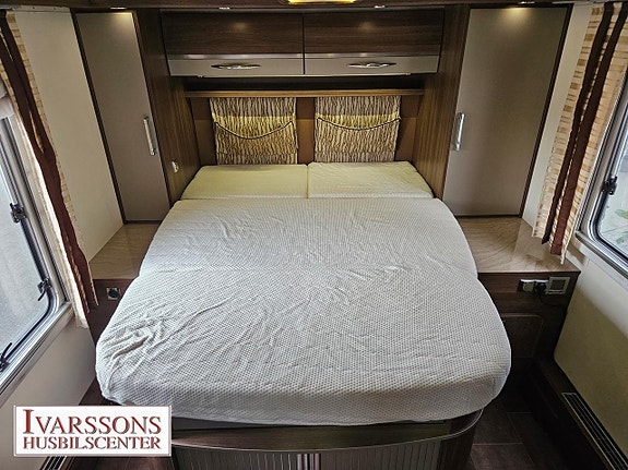 Bürstner I Elegance 900 / Queensbed / Alde / Dragkrok / AC bodel 17 of 24