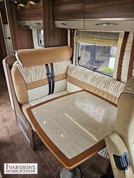 Bürstner I Elegance 900 / Queensbed / Alde / Dragkrok / AC bodel 8 of 24