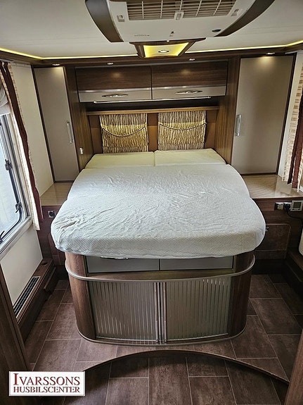 Bürstner I Elegance 900 / Queensbed / Alde / Dragkrok / AC bodel 16 of 24