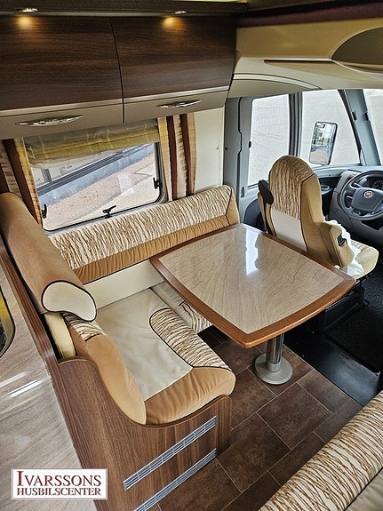 Bürstner I Elegance 900 / Queensbed / Alde / Dragkrok / AC bodel 11 of 24