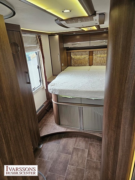 Bürstner I Elegance 900 / Queensbed / Alde / Dragkrok / AC bodel 15 of 24