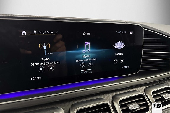 Mercedes-Benz GLE53 12 of 21