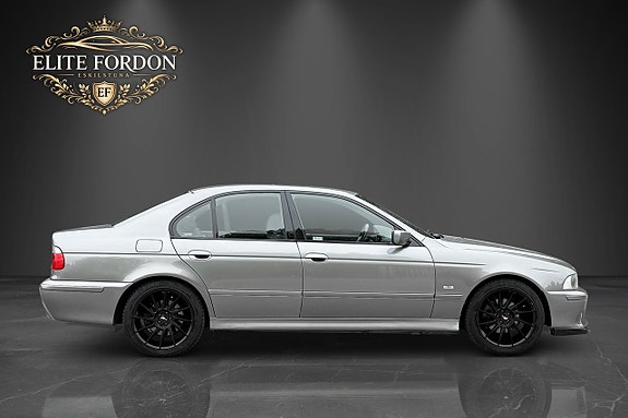 BMW 525 2 of 5
