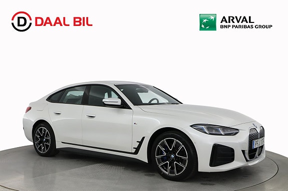 BMW i4 4 of 5