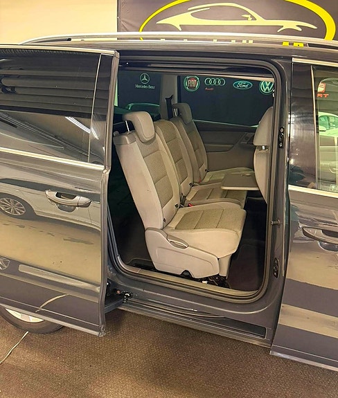 Volkswagen Sharan 9 of 19