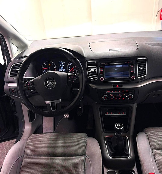 Volkswagen Sharan 13 of 19