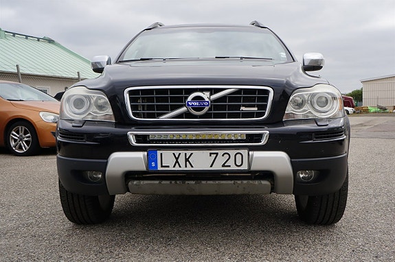Volvo XC90 2 of 5