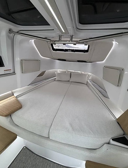 Axopar 37 XC BRABUS/2xMercury 400 hk/2025/Bara 10 timmar! 9 of 12