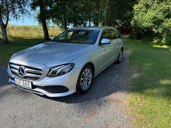 Mercedes-Benz E250 5 of 5