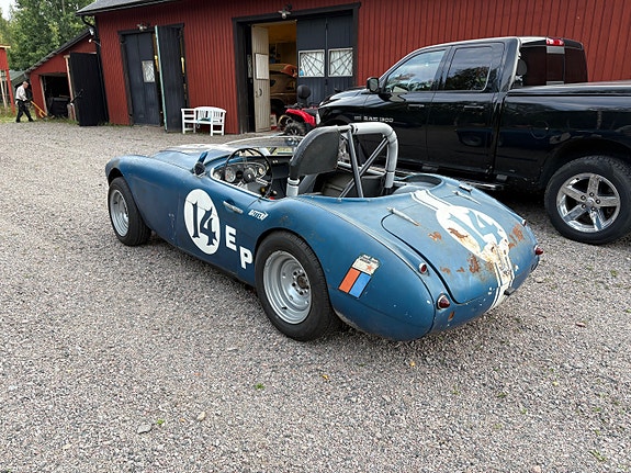 Austin Healey 100/6 3 of 4