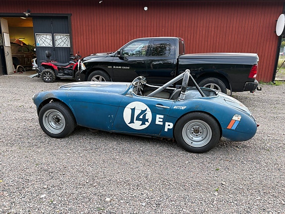 Austin Healey 100/6 2 of 4