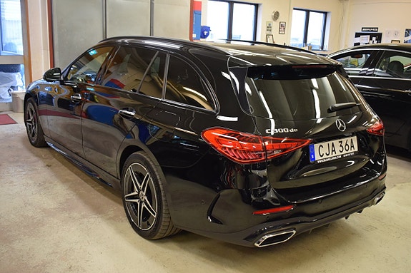 Mercedes-Benz C300 d 4 of 5