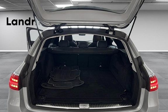 Mercedes-Benz E220 d 14 of 14