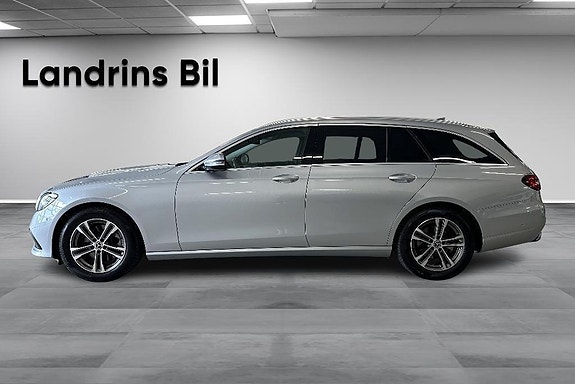 Mercedes-Benz E220 4 of 5