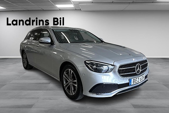 Mercedes-Benz E220 3 of 5