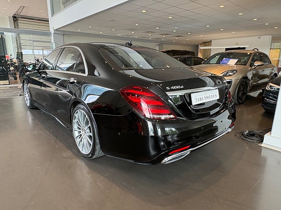 Mercedes-Benz S400 d 3 of 5