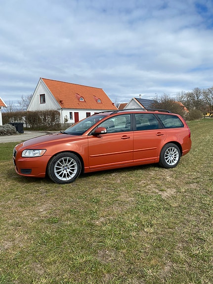 Volvo V50 3 of 5