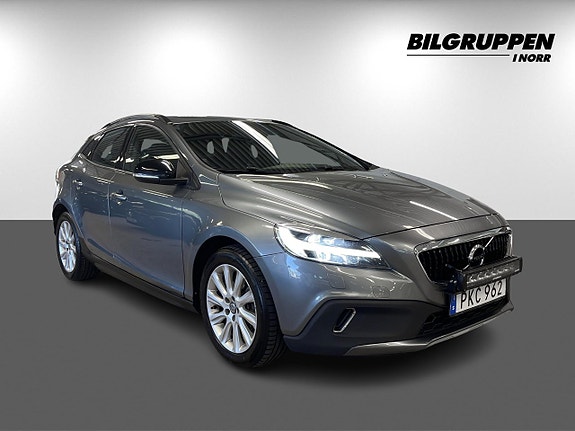 Volvo V40 Cross Country 3 of 5