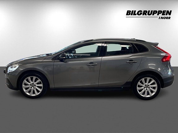 Volvo V40 Cross Country 4 of 5