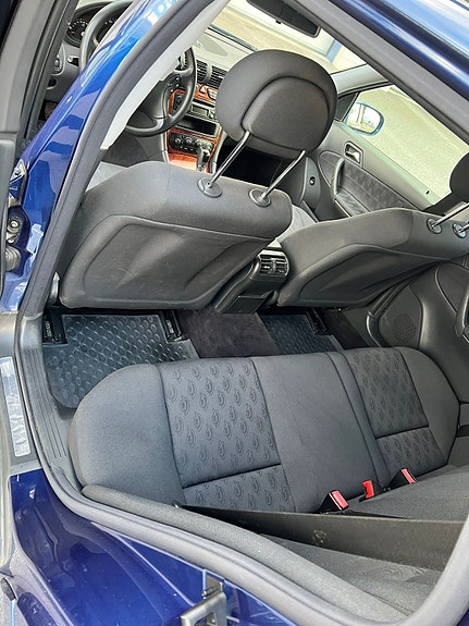 Mercedes-Benz C180 6 of 13